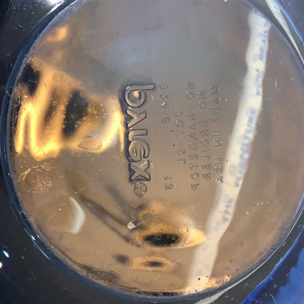 Btw. Pyrex Cobalt Blue Glass Covered Casserole 2QT.